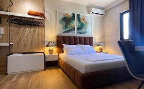 Flori Apartments