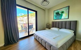 Flori Apartments