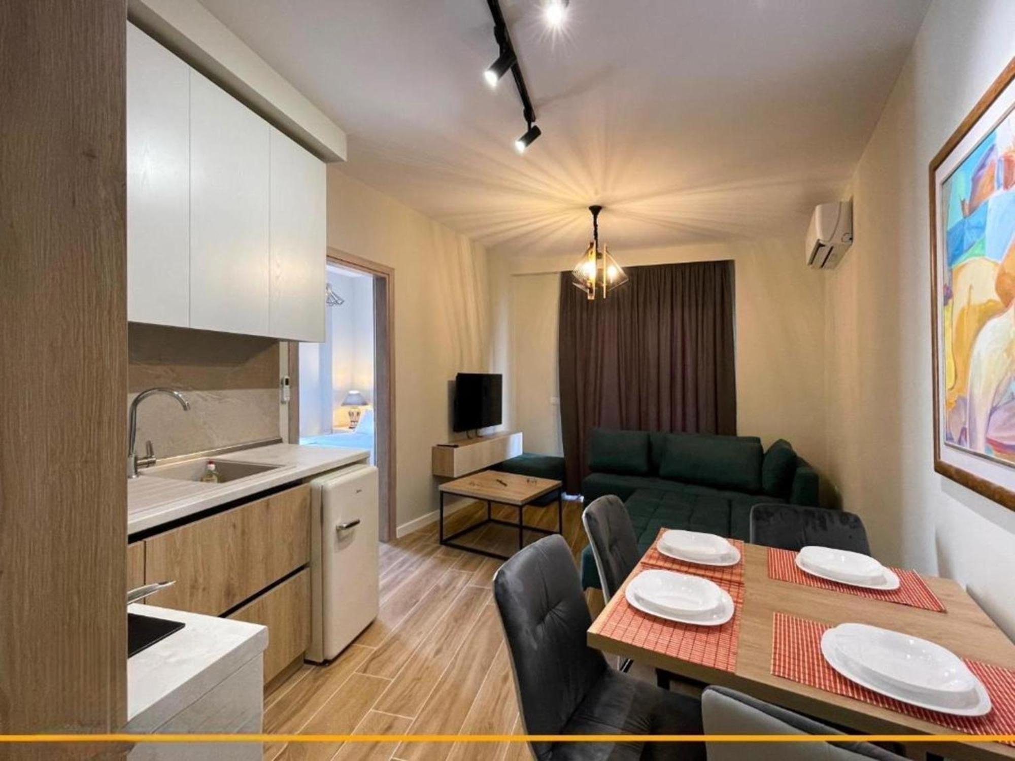 Flori Apartments Sarandë Esterno foto