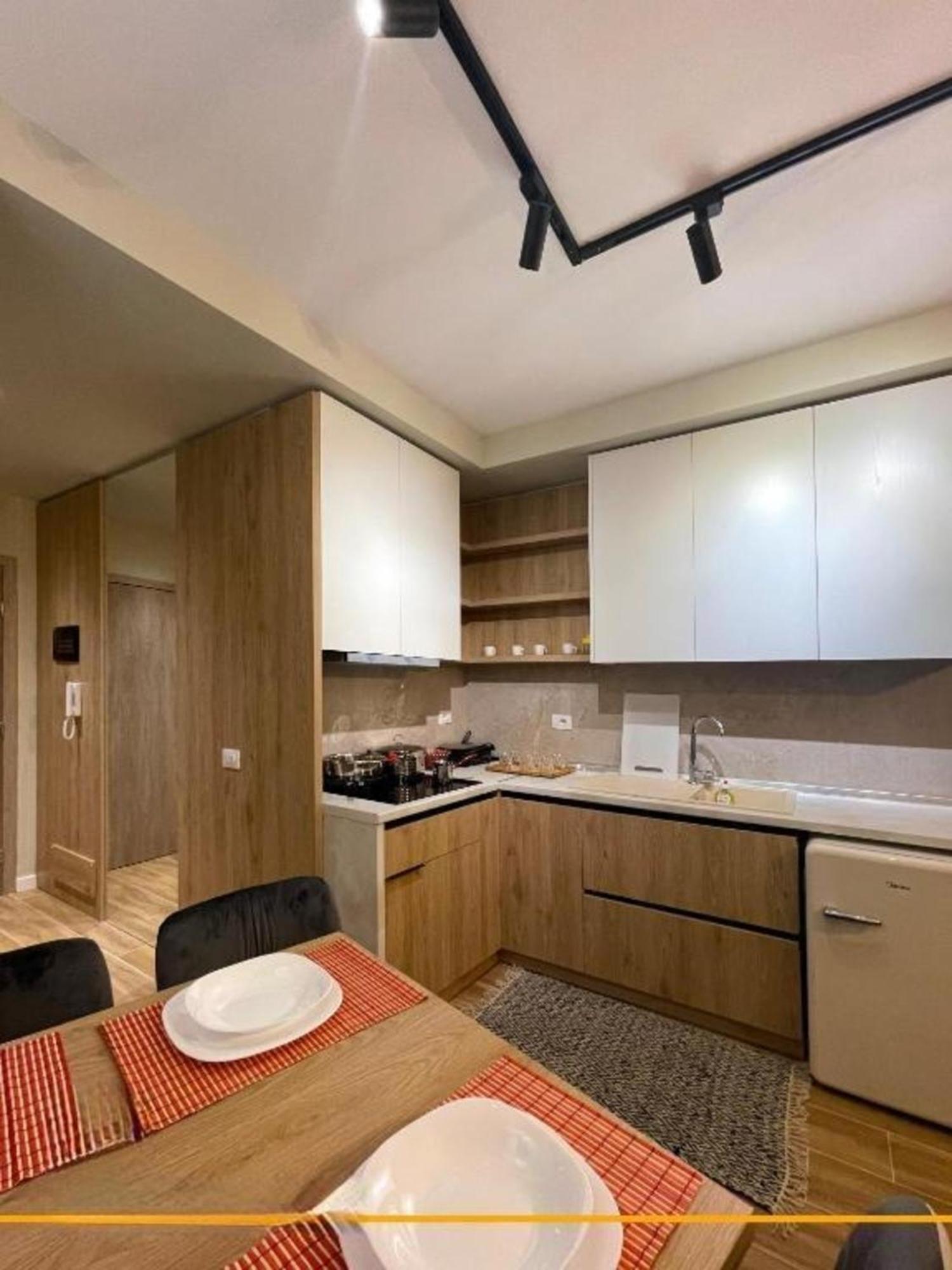 Flori Apartments Sarandë Esterno foto