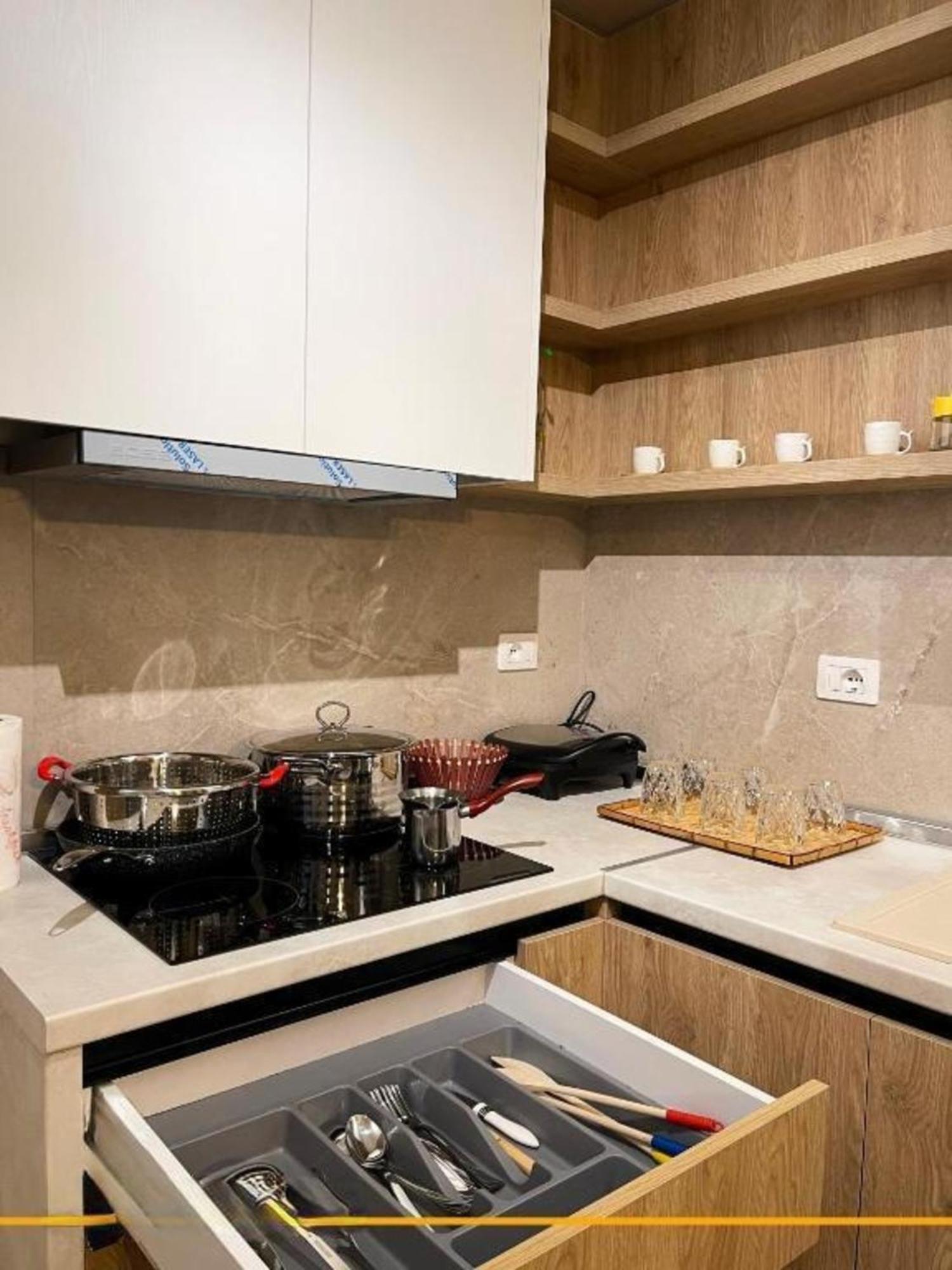 Flori Apartments Sarandë Esterno foto